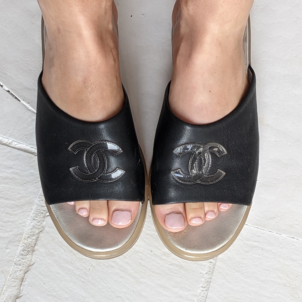 Chanel slides